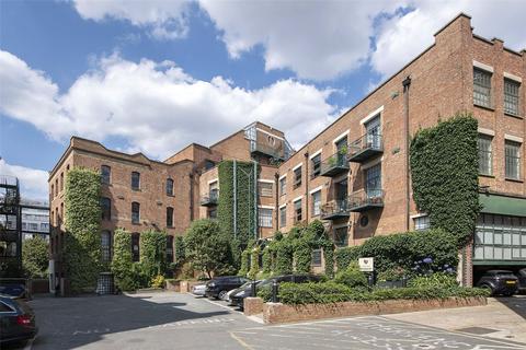 2 bedroom property to rent, Morris Road, London E14