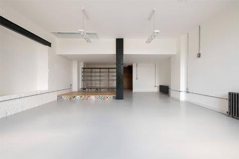 2 bedroom property to rent, Morris Road, London E14