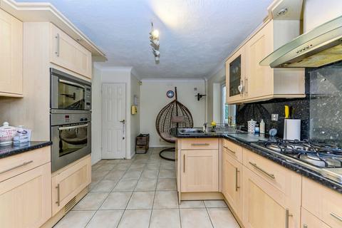 4 bedroom detached house for sale, Primrose Way, Stamford