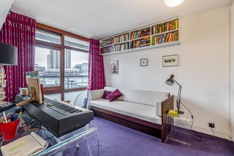 2 bedroom flat for sale, Thomas More House, Barbican, London, EC2Y