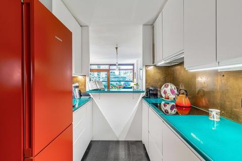 2 bedroom flat for sale, Thomas More House, Barbican, London, EC2Y