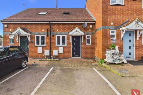 2 bedroom terraced house for sale, Thornhill Place, Luton LU4