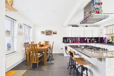 3 bedroom detached house for sale, Meadowside, Tilehurst, Reading, Berkshire, RG31