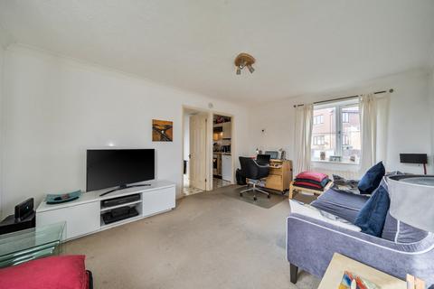 Ground floor flat for sale, Teazlewood Park, Leatherhead
