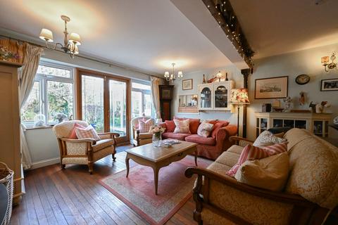 4 bedroom chalet for sale, Meadow Close, Sopley, Christchurch, BH23