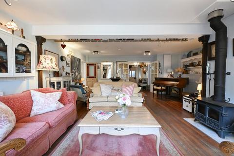 4 bedroom chalet for sale, Meadow Close, Sopley, Christchurch, BH23
