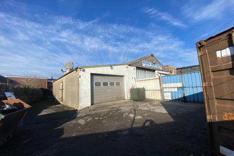 Garage to rent, 29A Longmead Shaftesbury SP7 8PL