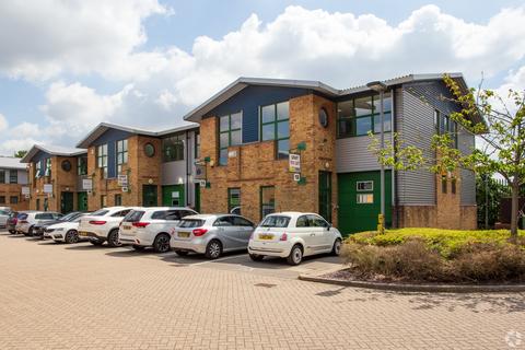 Industrial unit to rent, Blenheim Rd Epsom KT19 9QN