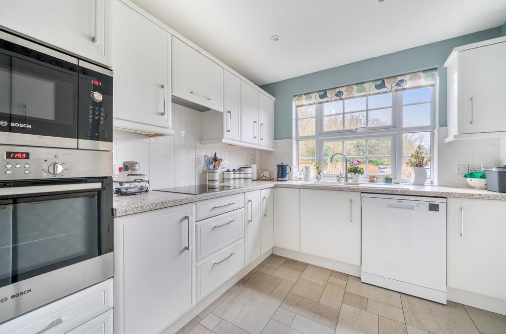 1418895-5-69971b0...