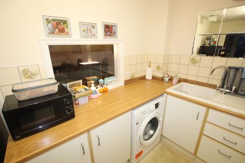 1 bedroom flat for sale, Westcliff Court, Clacton on Sea, CO15