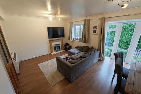 2 bedroom maisonette for sale, Oliver Court, Chapmore End, Ware