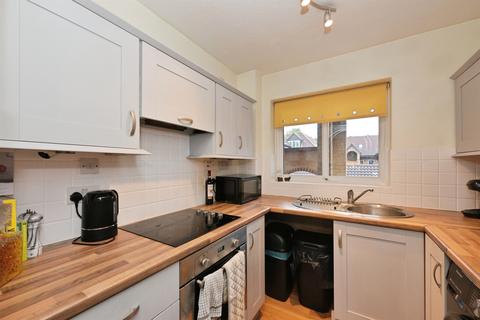 2 bedroom maisonette for sale, Oliver Court, Chapmore End, Ware