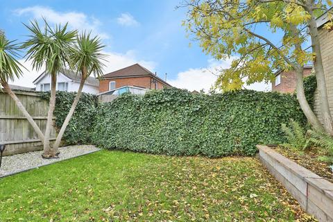 2 bedroom flat for sale, Markham Road, BOURNEMOUTH