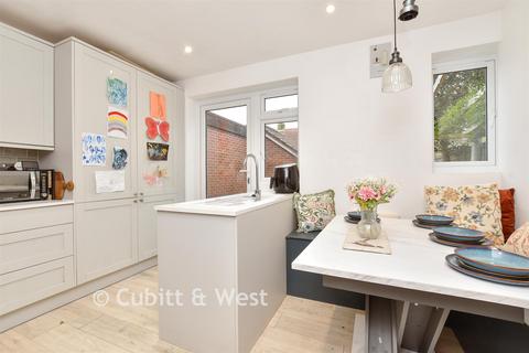 3 bedroom terraced house for sale, Walton On The Hill, Walton On The Hill, Tadworth, Surrey