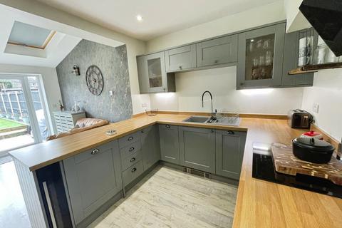 3 bedroom terraced house for sale, Woods Lane, Stapenhill, Burton-on-Trent, DE15