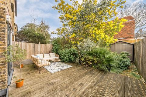 2 bedroom flat for sale, Weir Road, London SW12