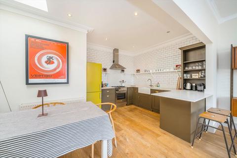 3 bedroom flat for sale, Russell Road, London W14