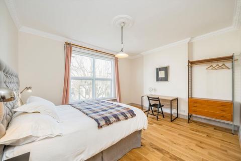 3 bedroom flat for sale, Russell Road, London W14