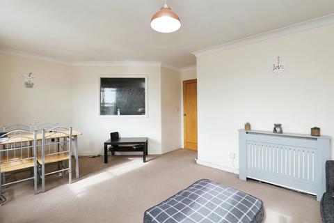 2 bedroom flat for sale, Heol Llinos, Cardiff
