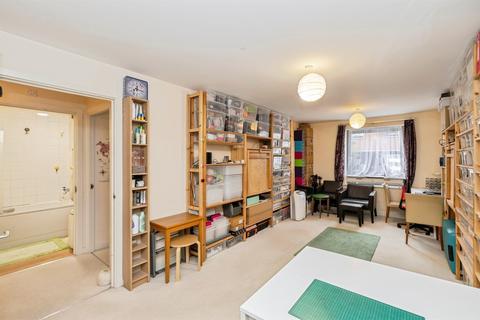 1 bedroom flat for sale, Loates Lane, Watford