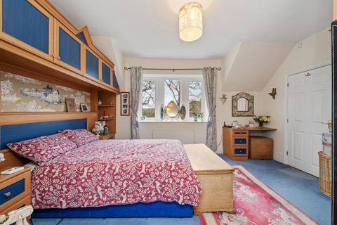 2 bedroom apartment for sale, Dark Lane, Huddersfield, HD4
