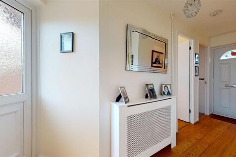 undefined, Redding Grove, Milton Keynes MK8