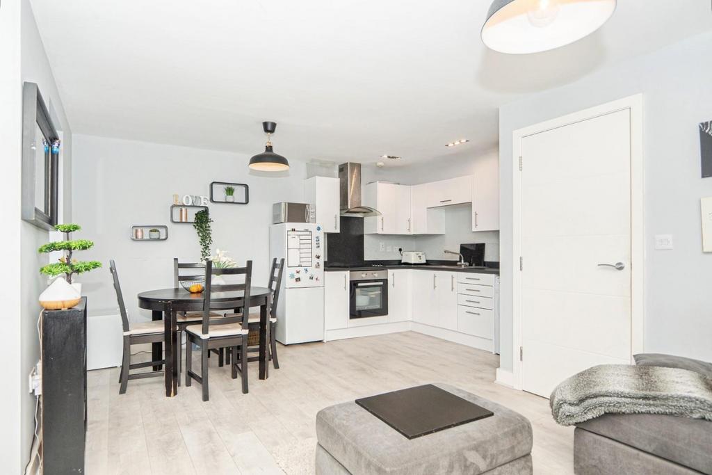 Living room/kitchen