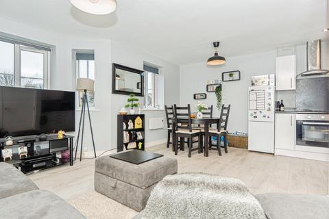 2 bedroom flat for sale, Stanningley Road, Leeds