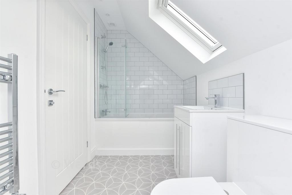 En-Suite Bathroom