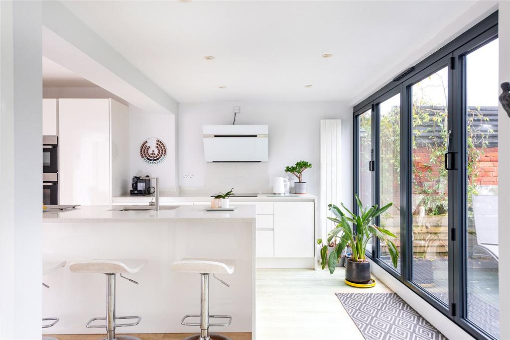 Kitchen/Breakfast