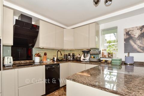 undefined, Lulworth Close, Crawley RH11