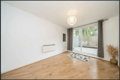 1 bedroom flat to rent, Feltham TW14