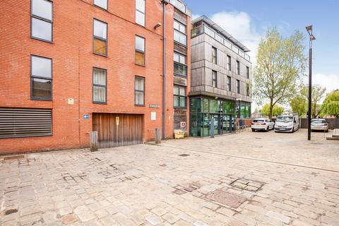 Navigation Walk, Wakefield