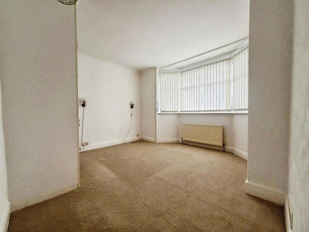 Bedroom 1.jpeg