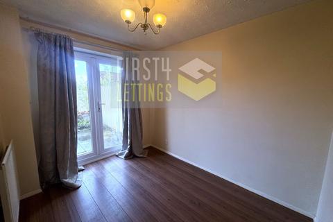 4 bedroom detached house to rent, Haskell Close, Leicester LE3