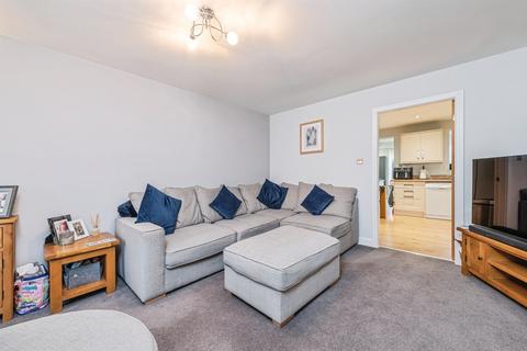 3 bedroom semi-detached house for sale, Edge Arpers Croft, Thornhill, DEWSBURY