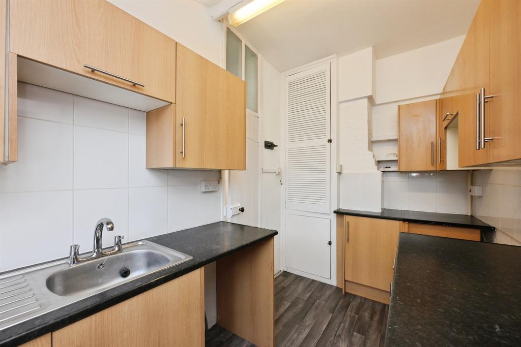 Kitchen:
