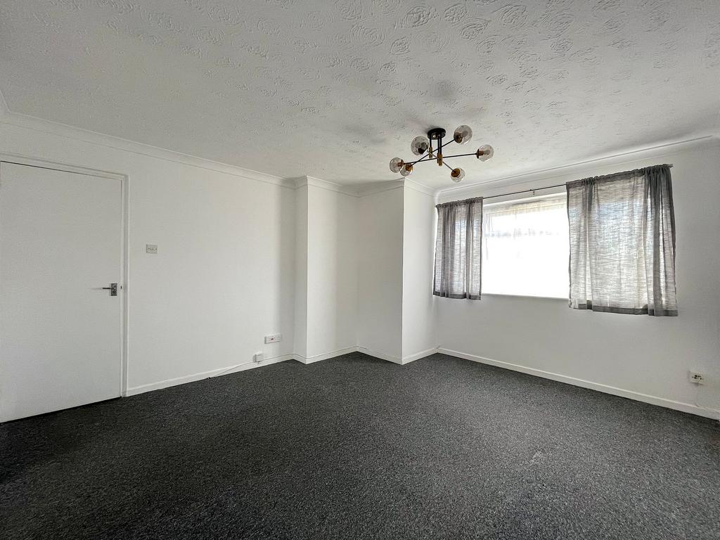 Living Room/Dining Room (1)