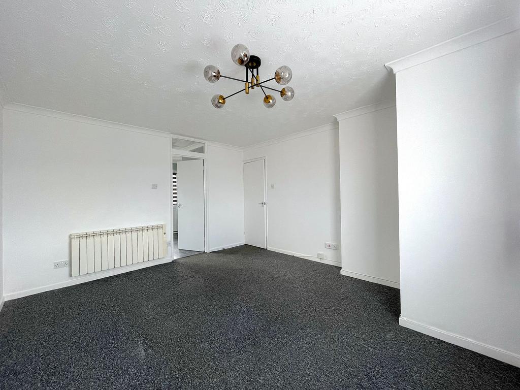 Living Room/Dining Room (3)