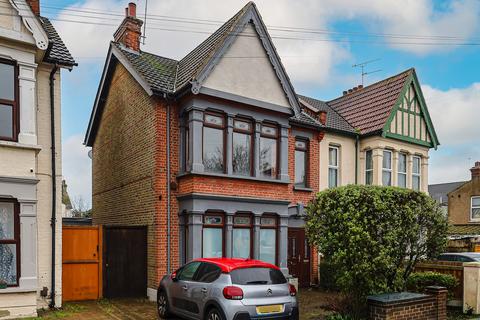2 bedroom apartment for sale, Valkyrie Road, Westcliff-on-sea, SS0