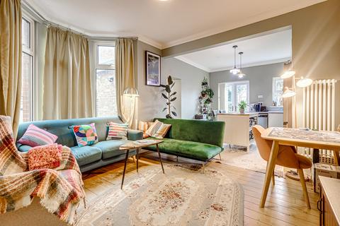 2 bedroom apartment for sale, Valkyrie Road, Westcliff-on-sea, SS0