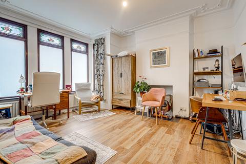 2 bedroom apartment for sale, Valkyrie Road, Westcliff-on-sea, SS0