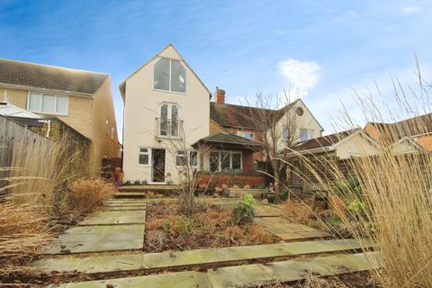 4 bedroom semi-detached house for sale, Common Hill, Cricklade, SN6