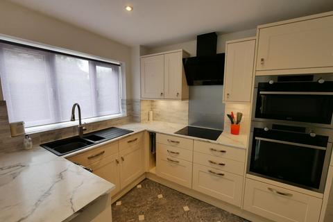 2 bedroom terraced house to rent, Tower Street, Cirencester, GL7