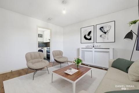 2 bedroom flat for sale, Blackthorn Court, Basildon SS16