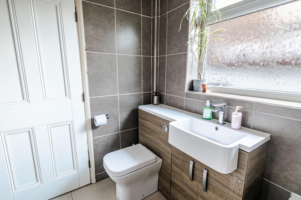Bathroom2