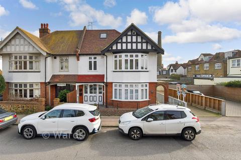 2 bedroom flat for sale, West Cliff Avenue, Broadstairs, Kent
