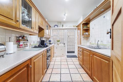 4 bedroom detached house for sale, Woodlands Avenue, New Malden
