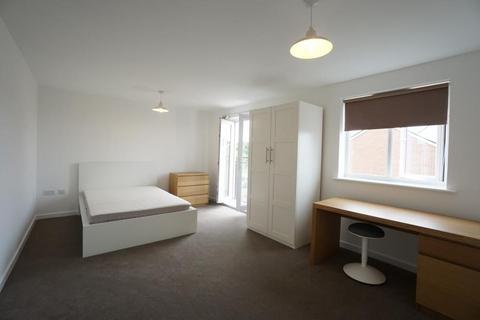 5 bedroom terraced house to rent, 4 Slade Baker Way, Bristol BS16