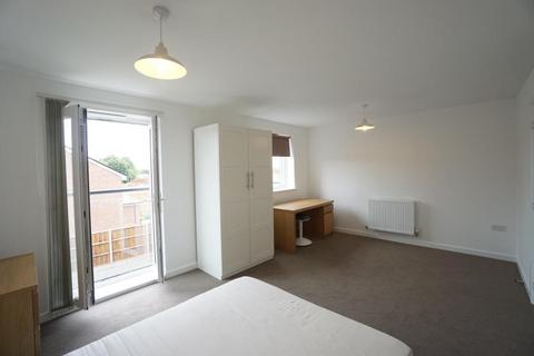 5 bedroom terraced house to rent, 4 Slade Baker Way, Bristol BS16
